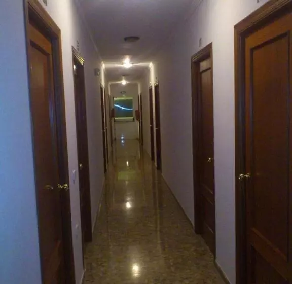 فندق Hostal Los Dos Naranjos