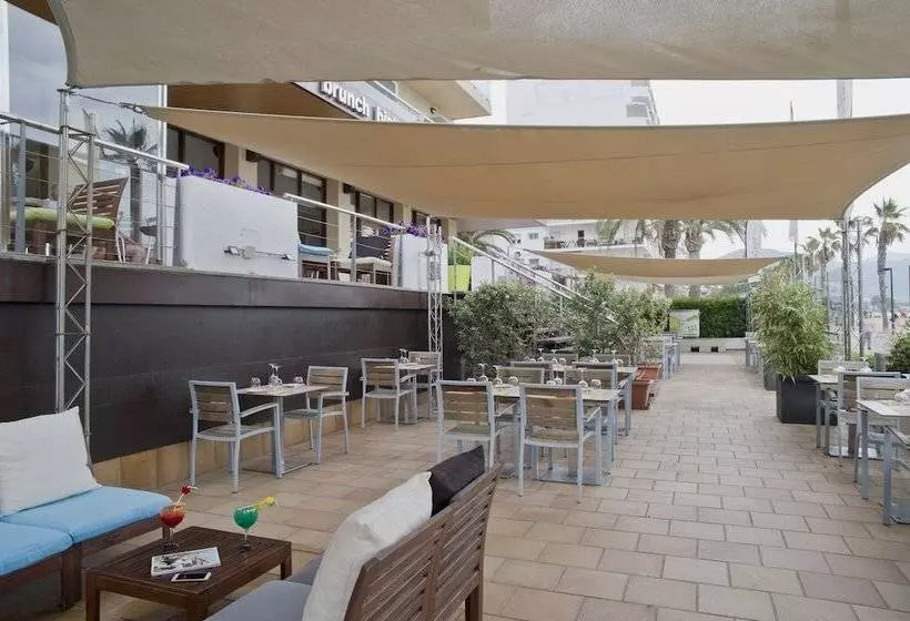 Отель Monterrey Roses By Pierre & Vacances