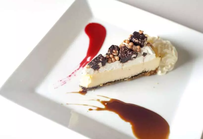 Отель Monterrey Roses By Pierre & Vacances