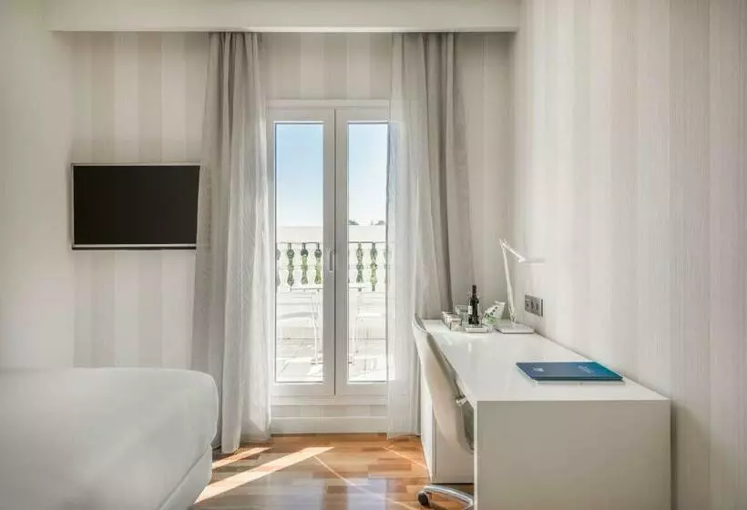 هتل NH Madrid Nacional