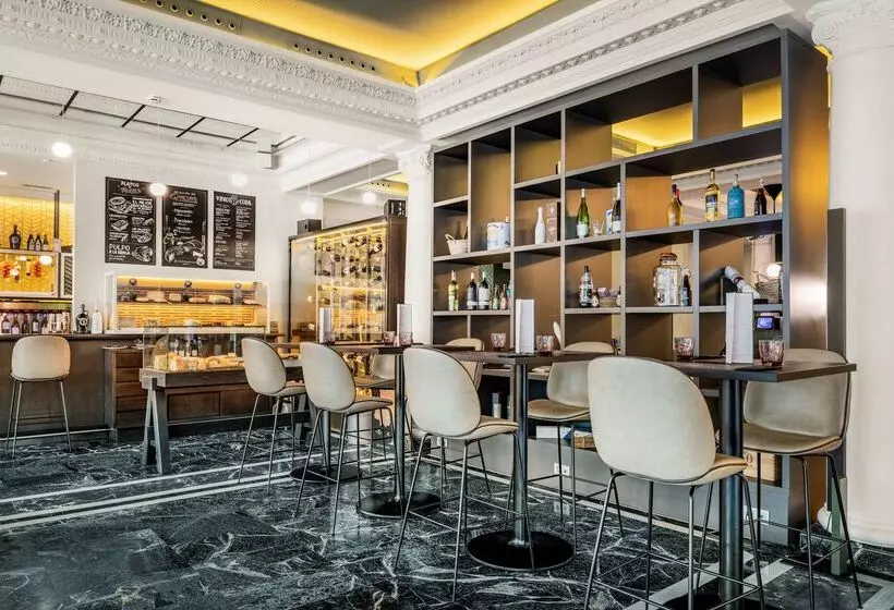 هتل NH Madrid Nacional