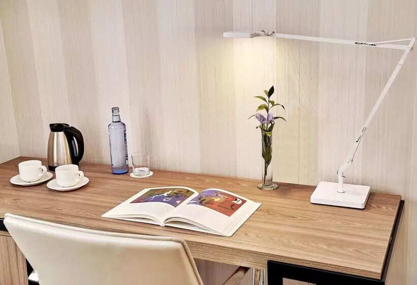 هتل NH Madrid Nacional