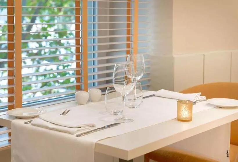 هتل NH Madrid Nacional