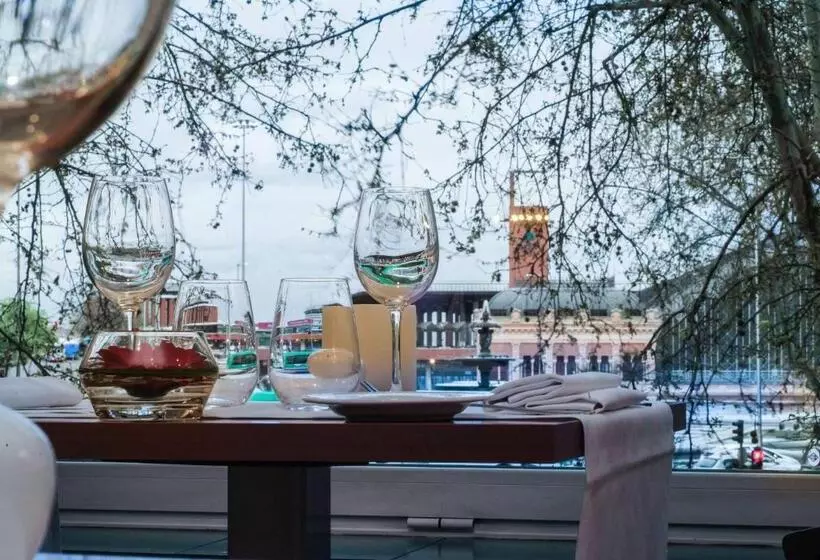 هتل NH Madrid Nacional