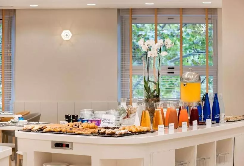 هتل NH Madrid Nacional