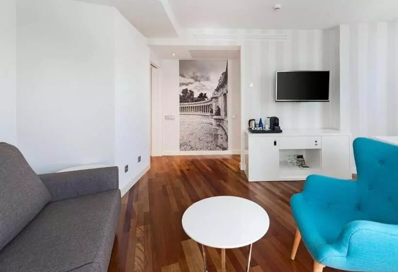 هتل NH Madrid Nacional