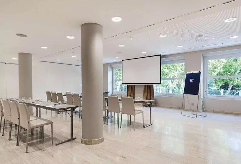 هتل NH Madrid Nacional