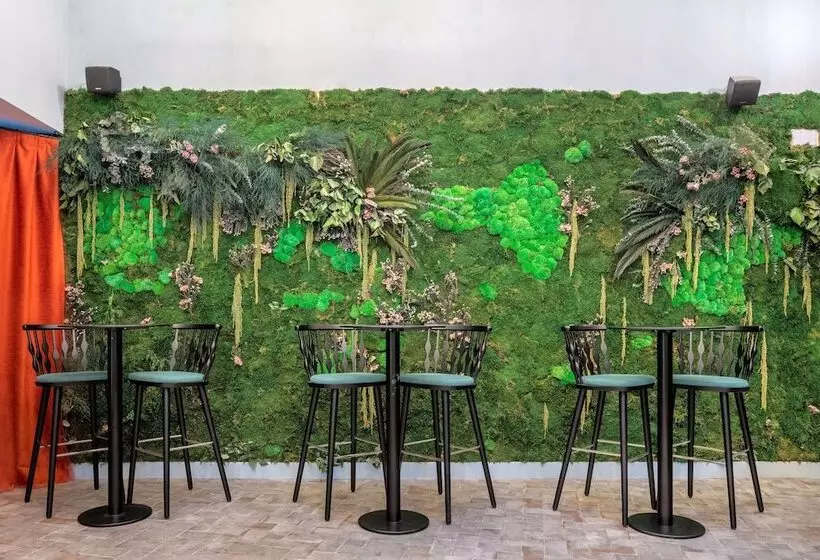 هتل NH Madrid Nacional