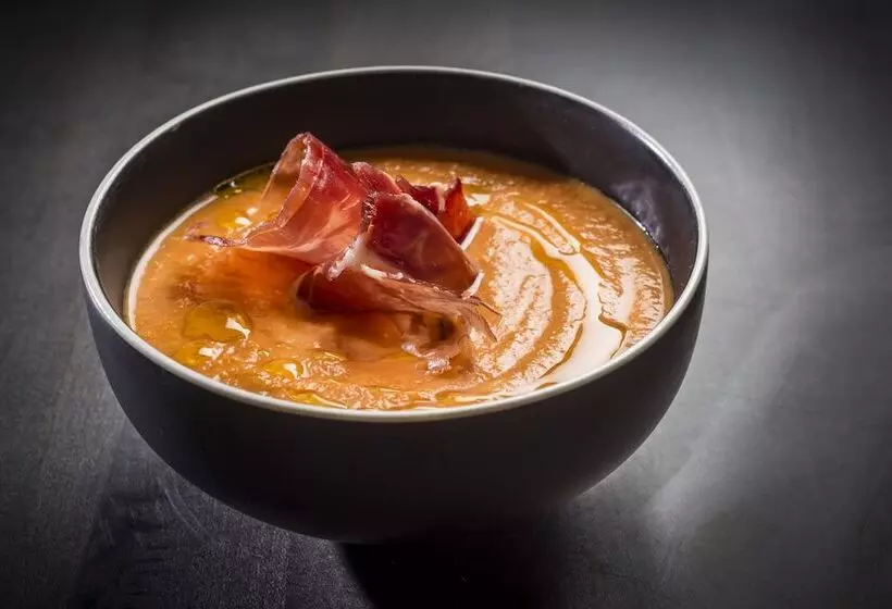 هتل NH Madrid Nacional