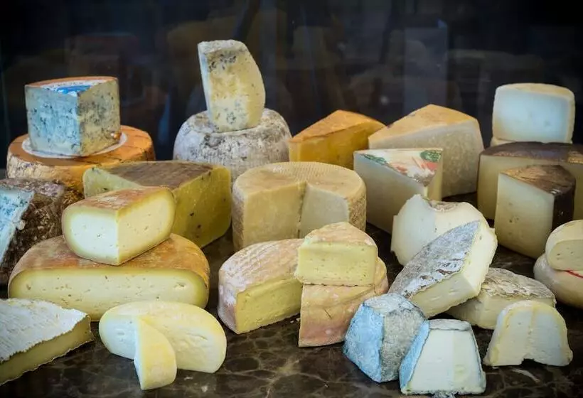 هتل NH Madrid Nacional