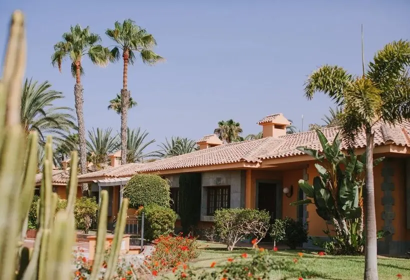 Hotelli Suites & Villas by Dunas