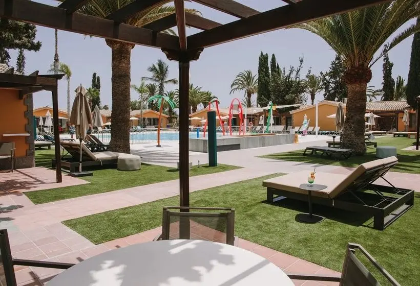 Hotelli Suites & Villas by Dunas