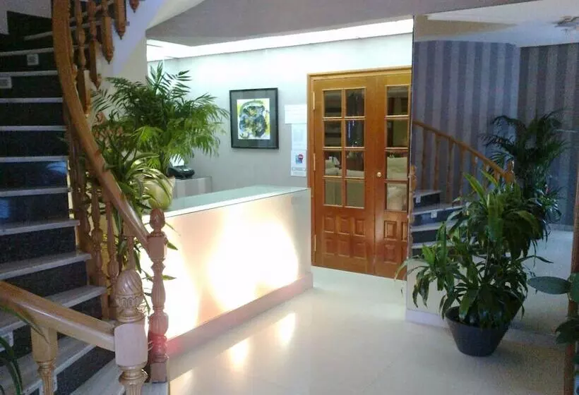 ホテル Anabel Baza