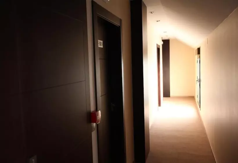 ホテル Anabel Baza