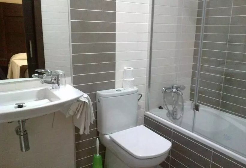 ホテル Anabel Baza