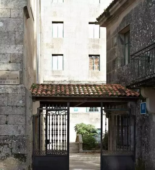 هتل Hospederia Monasterio De Poio