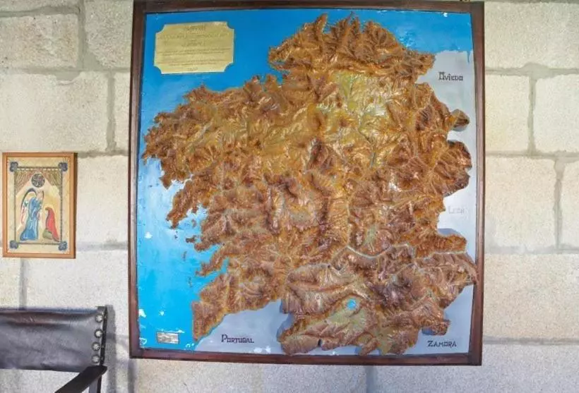 هتل Hospederia Monasterio De Poio