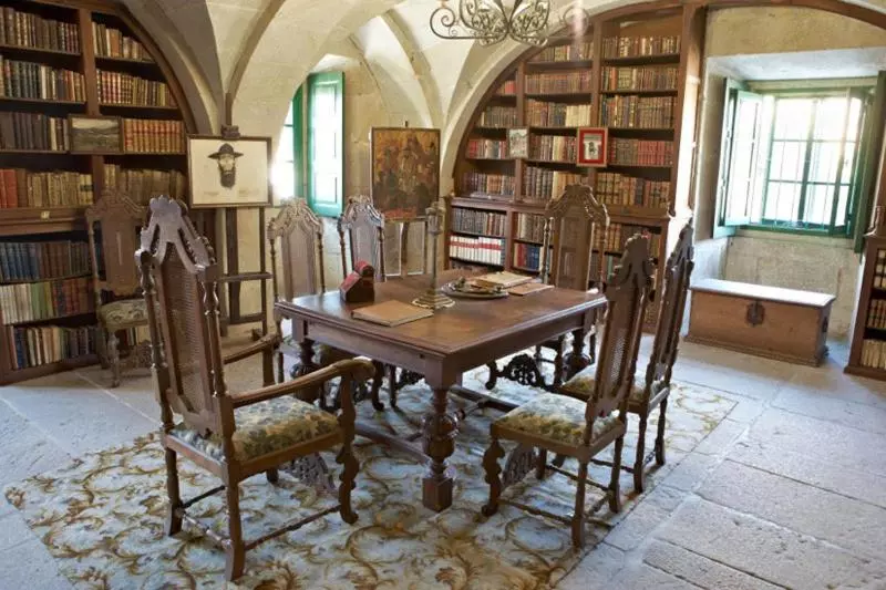 هتل Hospederia Monasterio De Poio