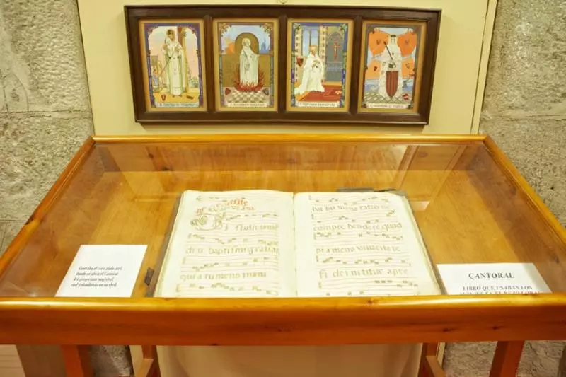 هتل Hospederia Monasterio De Poio