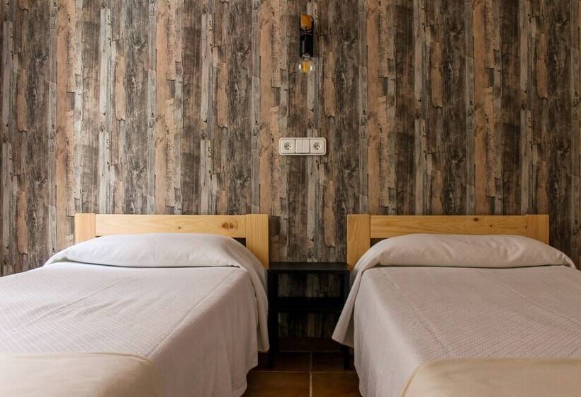 هتل Hostal Horta Rosell