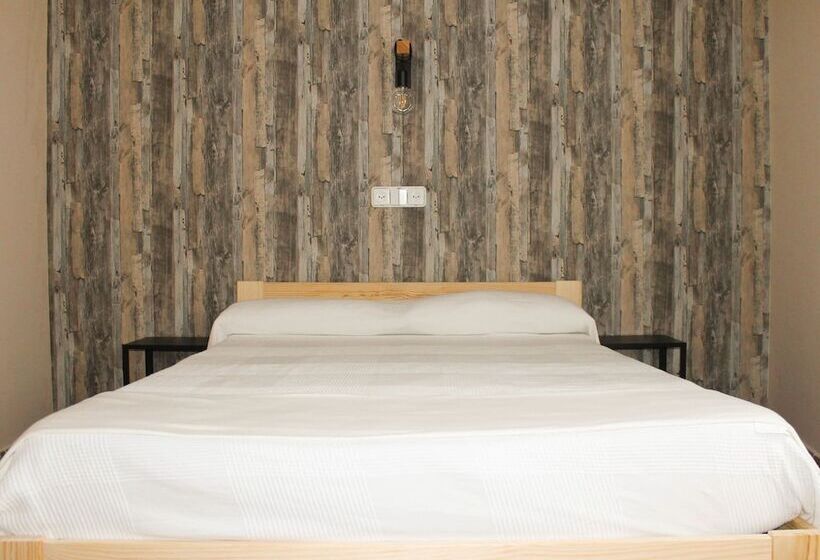 هتل Hostal Horta Rosell