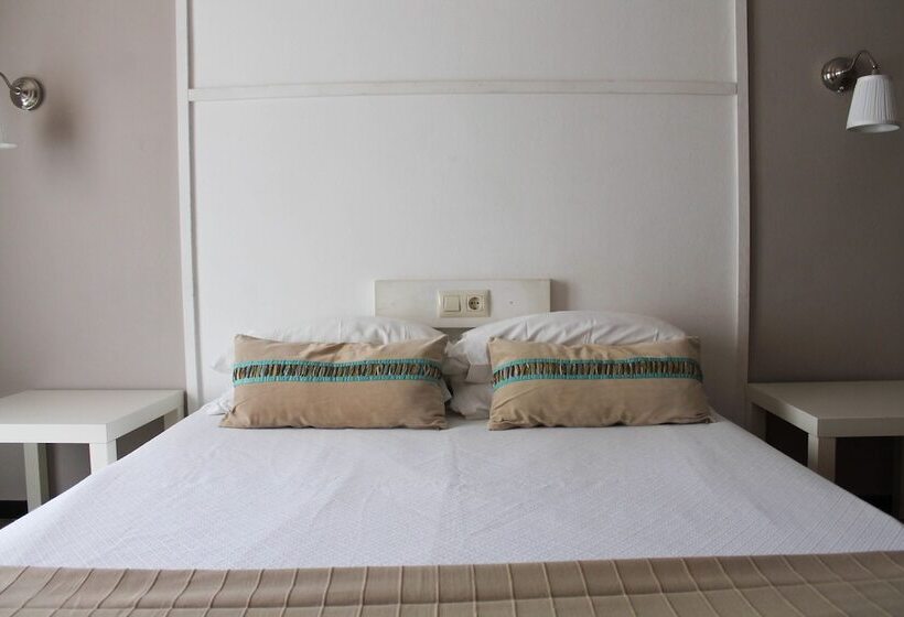 هتل Hostal Horta Rosell