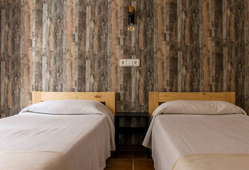 هتل Hostal Horta Rosell