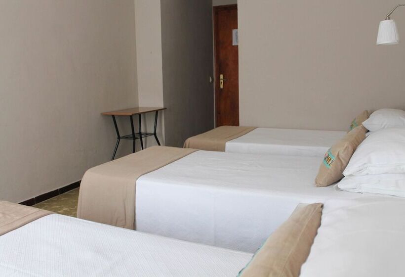 هتل Hostal Horta Rosell