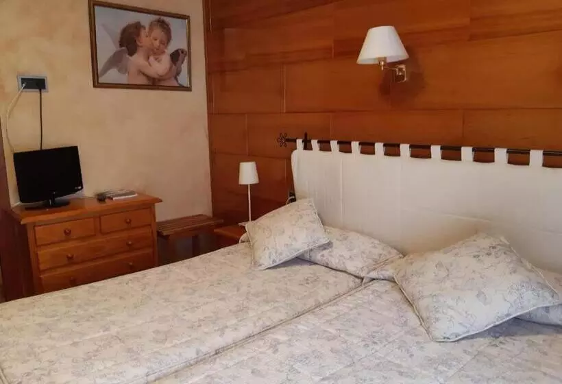 Отель Hostal La Placeta
