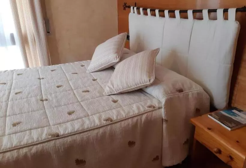 Отель Hostal La Placeta