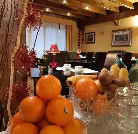 Отель Hostal La Placeta