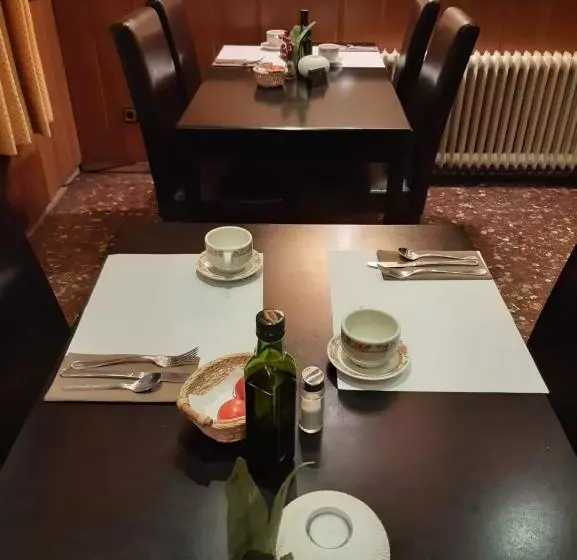 Отель Hostal La Placeta