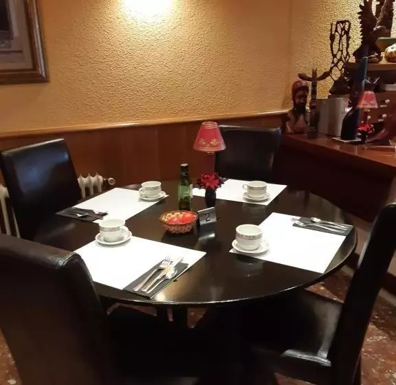 Отель Hostal La Placeta