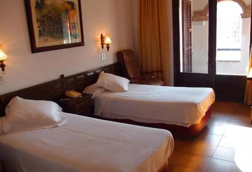 Отель Hostal Miryam