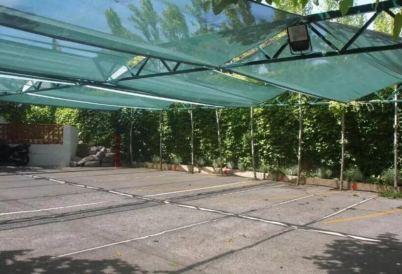 Отель Hostal Miryam