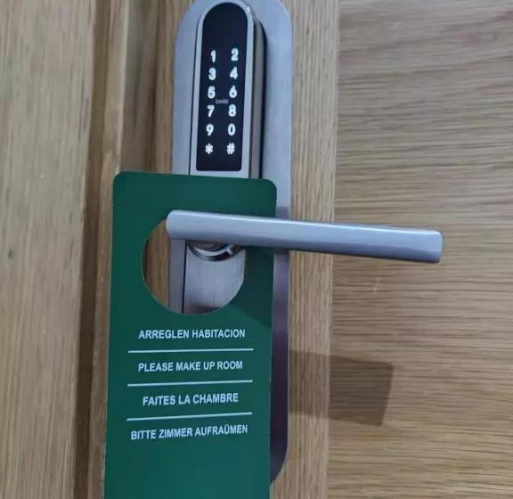 Hotelli Hostal Rioja Condestable