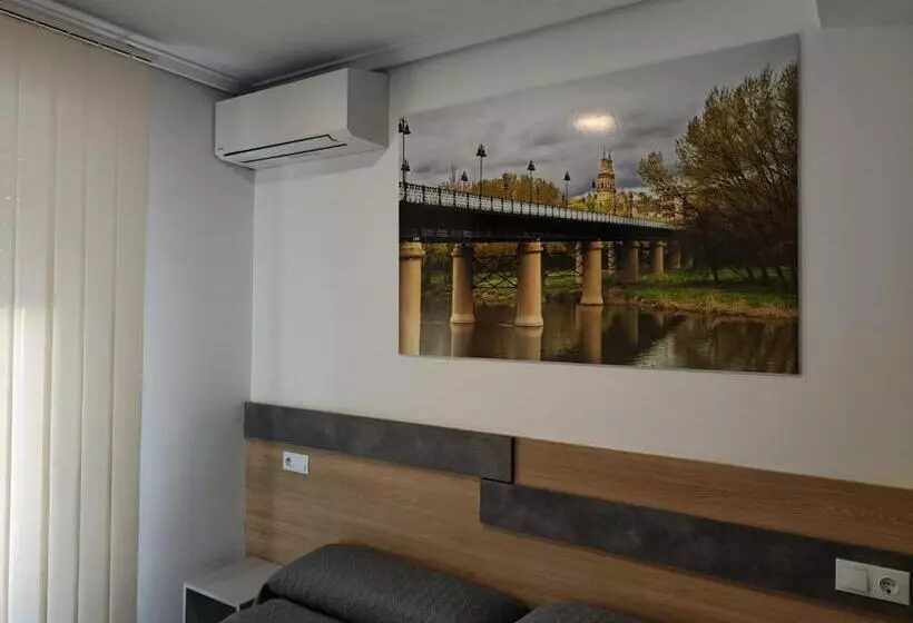 Hotelli Hostal Rioja Condestable