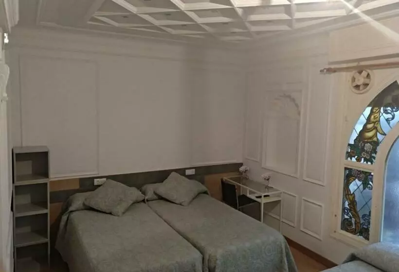 Hotelli Hostal Rioja Condestable