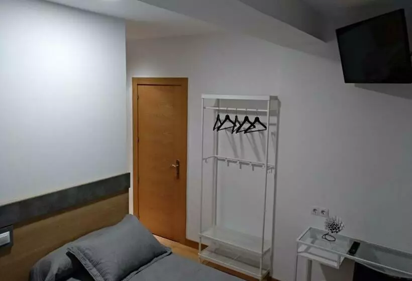 Hotelli Hostal Rioja Condestable