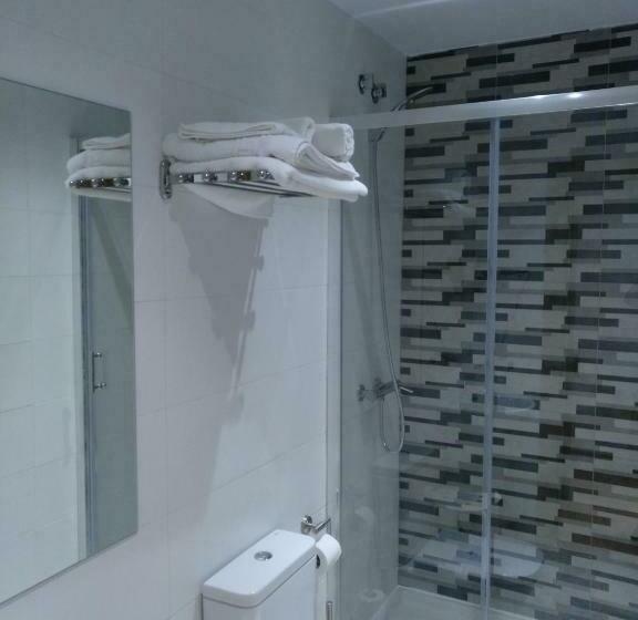 هتل Hostal Rioja Condestable