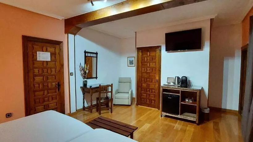 Отель Hosteria Picos De Europa