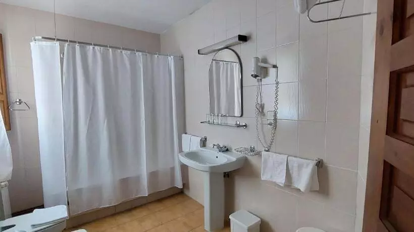 Отель Hosteria Picos De Europa