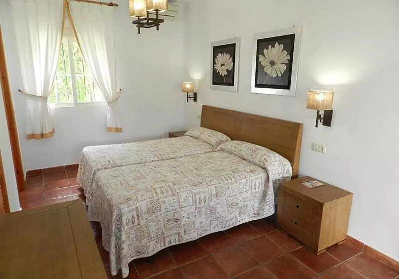 ホテル Hostal Las Acacias