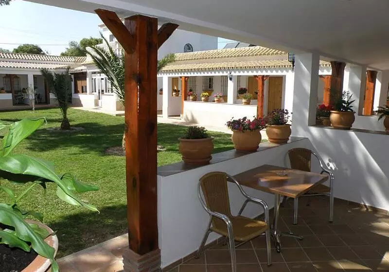 ホテル Hostal Las Acacias