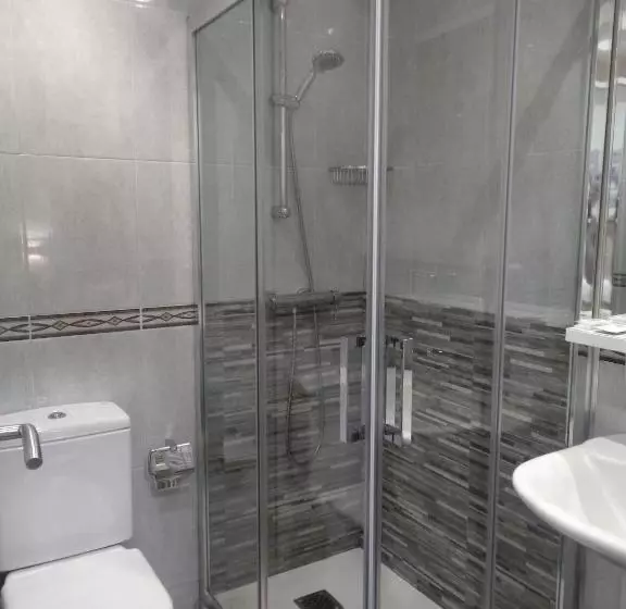 هتل Pensión Urumea