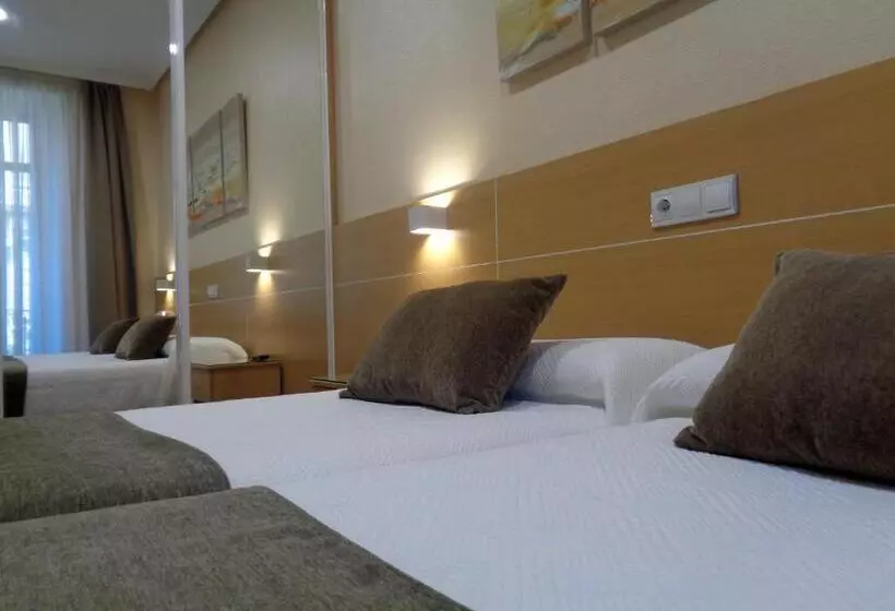 هتل Pensión Urumea