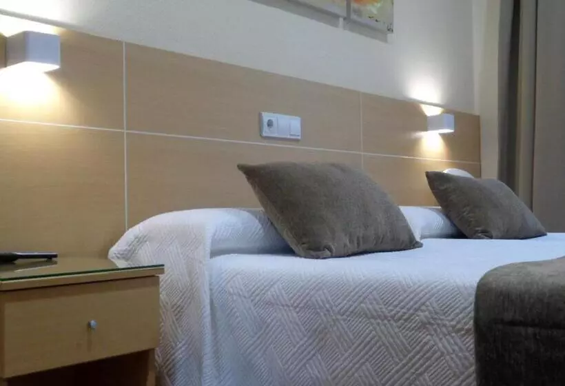 هتل Pensión Urumea