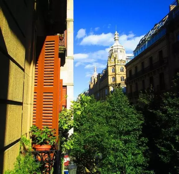 هتل Pensión Urumea