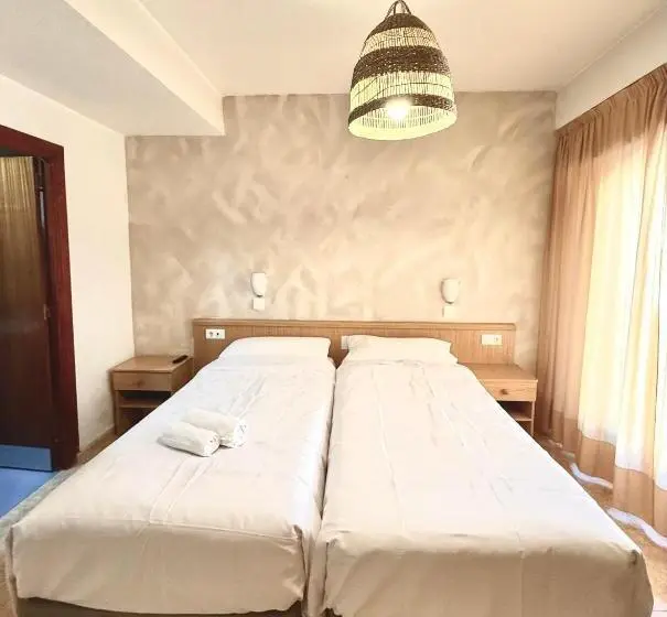 Hostelli HS Altet Suites - Alicante Airport