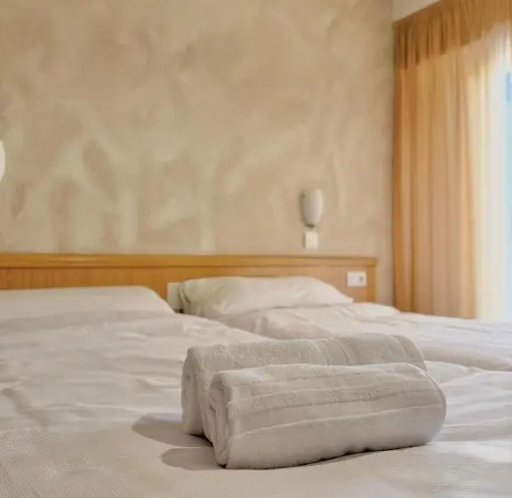 Hostelli HS Altet Suites - Alicante Airport